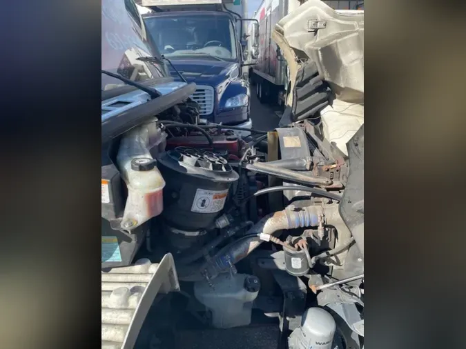 2017 FREIGHTLINER/MERCEDES M2 106