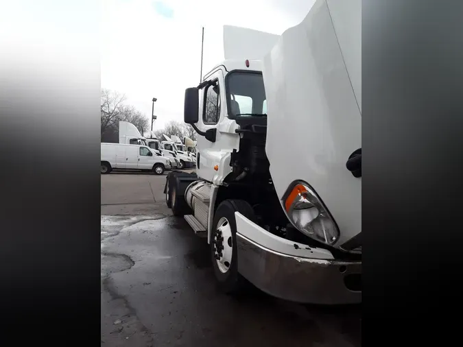 2019 FREIGHTLINER/MERCEDES CASCADIA 125