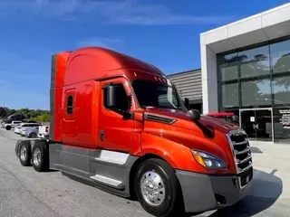 2020 Freightliner Cascadia 126