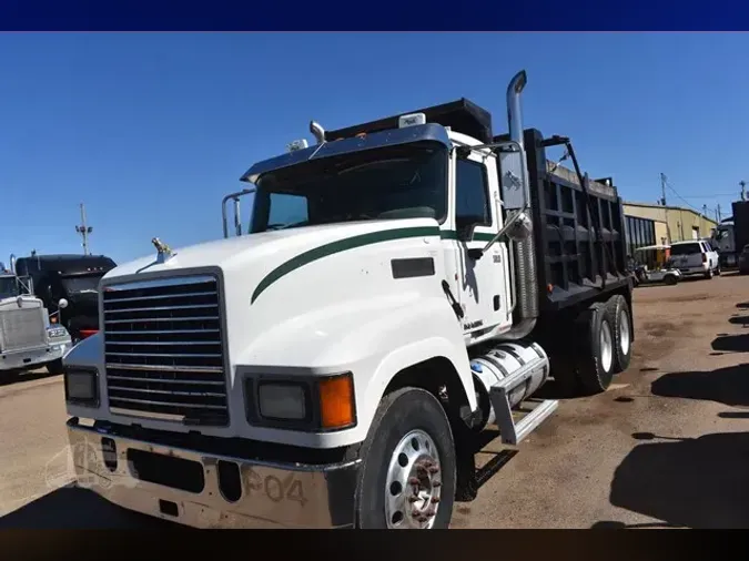 2013 MACK PINNACLE CHU613