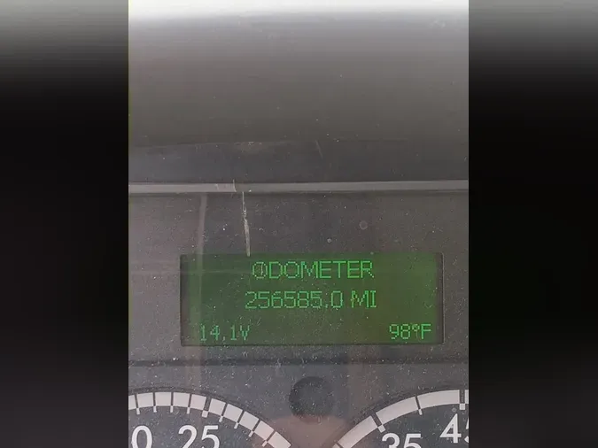 2018 FREIGHTLINER M2 106