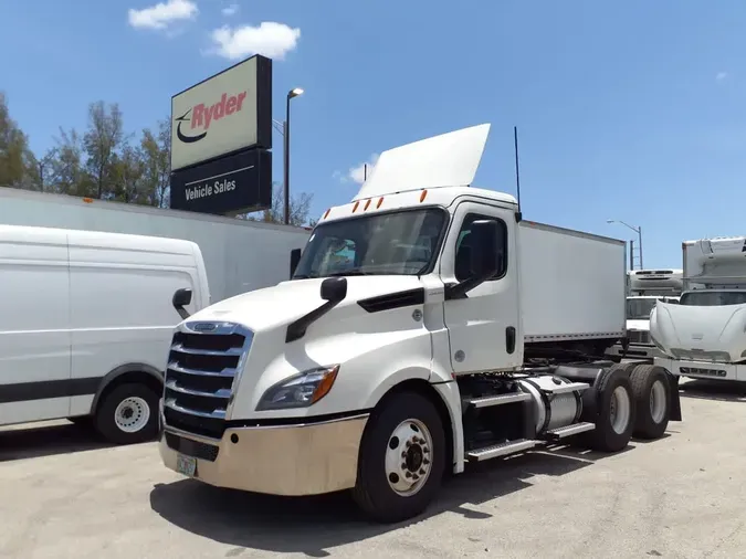 2019 FREIGHTLINER NEW CASCADIA PX126642b0fa844f4ba304bf17a5eb96d694430