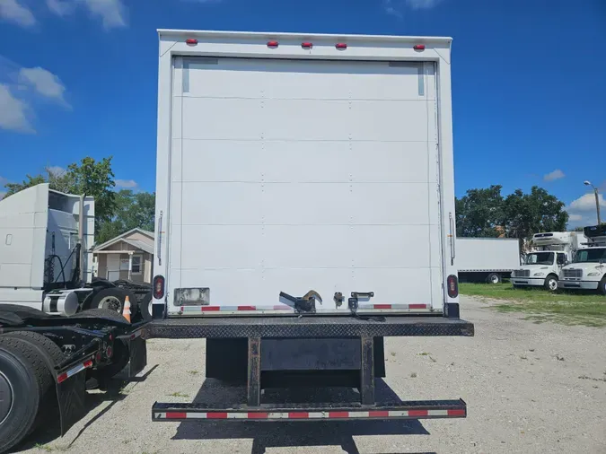 2019 FREIGHTLINER/MERCEDES M2 106