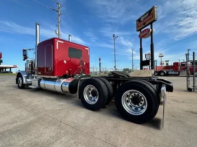 2021 Peterbilt 389