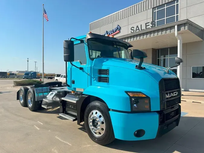 2020 MACK AN64T