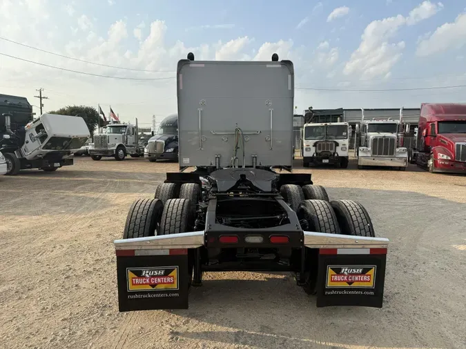 2023 Peterbilt 389