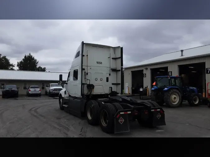 2022 International LT625