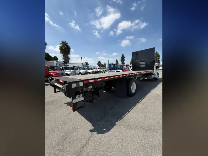 2017 FREIGHTLINER/MERCEDES M2 106