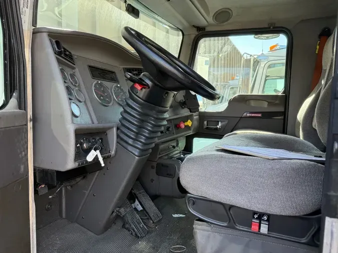 2018 KENWORTH T370