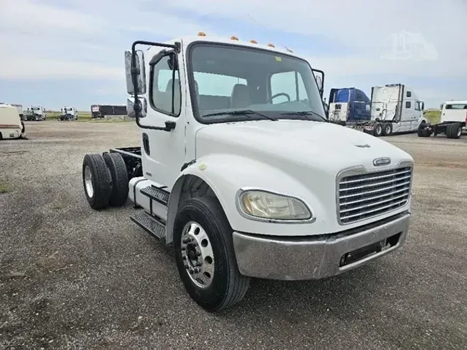 2004 FREIGHTLINER BUSINESS CLASS M2 106