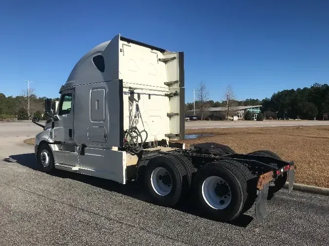 2018 Freightliner T12664ST