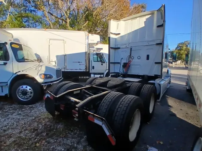 2019 NAVISTAR INTERNATIONAL LT625 SLPR CAB