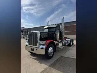 2022 PETERBILT 389