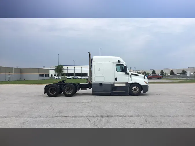 2022 Freightliner Cascadia 1262b22b80db930c381a7c133d431cb2a76