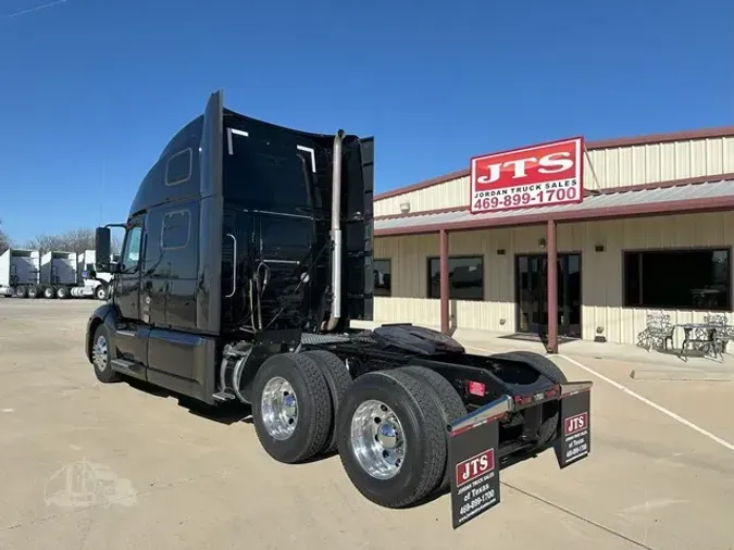 2022 VOLVO VNL64T860