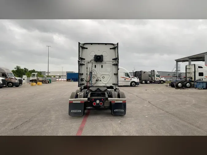 2022 Freightliner Cascadia 126