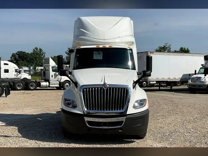 2022 INT LT625 6x4