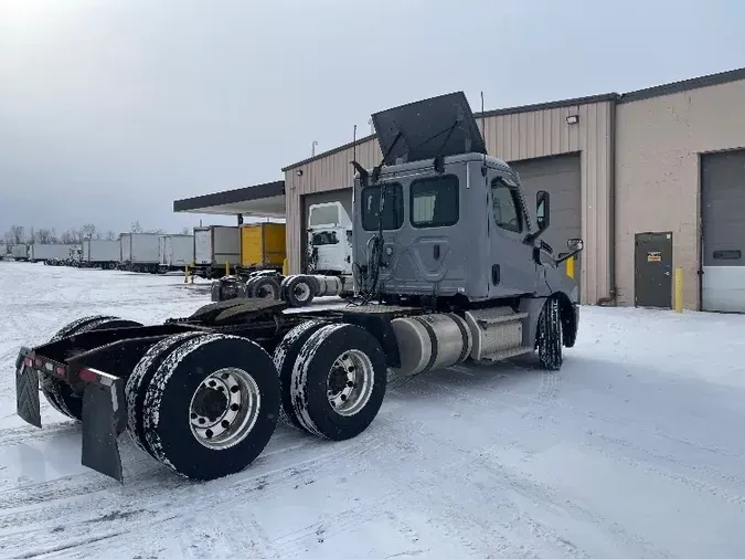 2018 Freightliner T12664ST