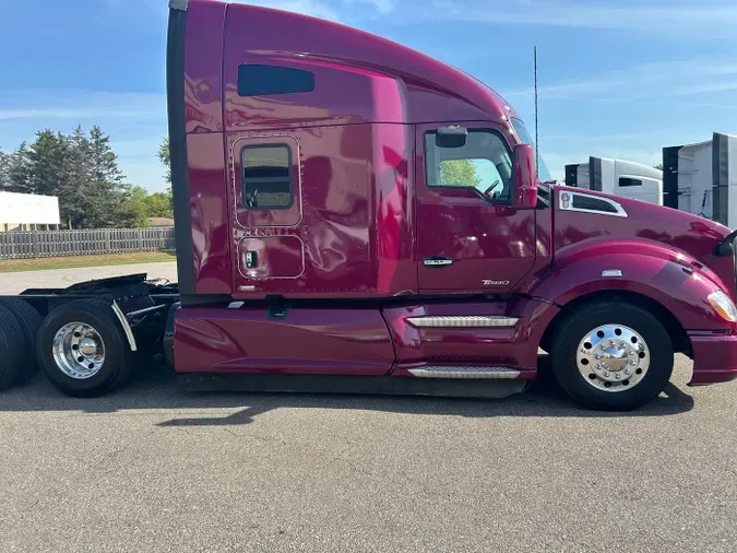 2022 Kenworth T680