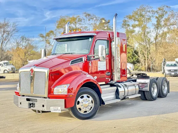 2024 KENWORTH T880