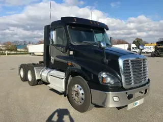 2019 Freightliner X12564ST