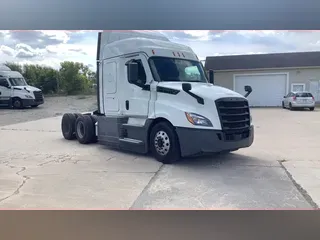 2021 Freightliner Cascadia 126
