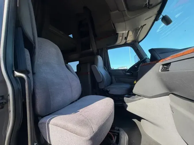 2021 INTERNATIONAL LT625