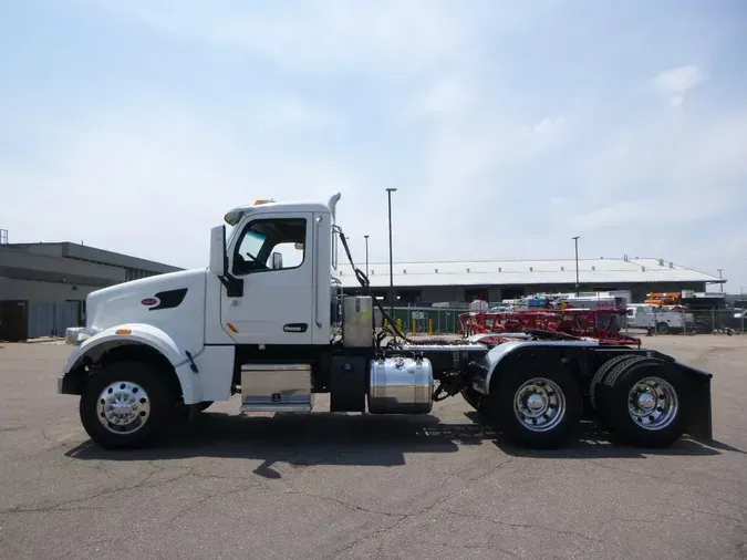 2022 Peterbilt 567