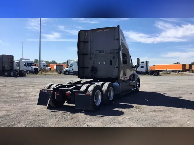 2022 International LT