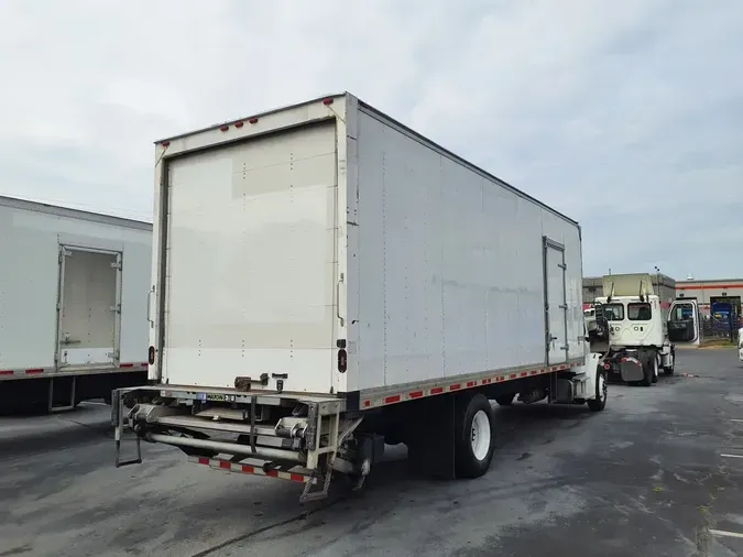 2018 FREIGHTLINER M2 106