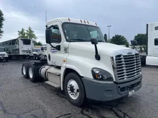 2018 FREIGHTLINER X12564ST