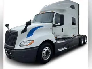 2022 International LT625