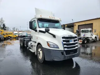 2019 Freightliner T12684ST