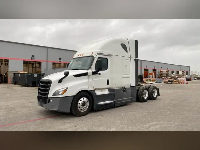 2022 Freightliner Cascadia 126