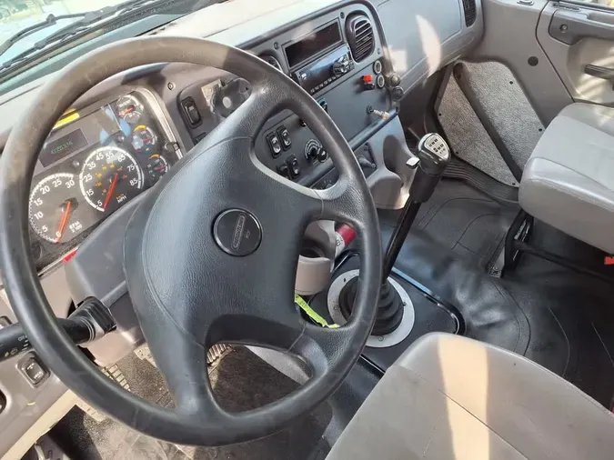 2019 FREIGHTLINER/MERCEDES M2 106