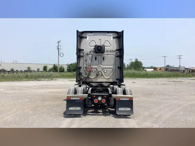 2021 Freightliner Cascadia 126