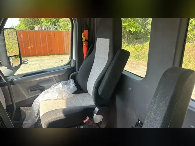 2019 Freightliner Cascadia 126