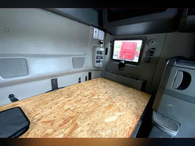 2022 INT LT625 6x42b496757288323b82224d54cff5c3d4f