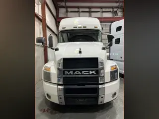 2019 MACK ANTHEM
