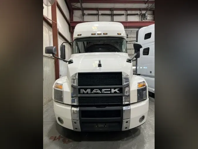 2019 MACK ANTHEM2b4aa525f179113420f78309b593bea5