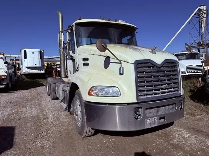 2015 MACK PINNACLE CXU6132b50f0336b6e10f10e41dbdcba2b1ba9