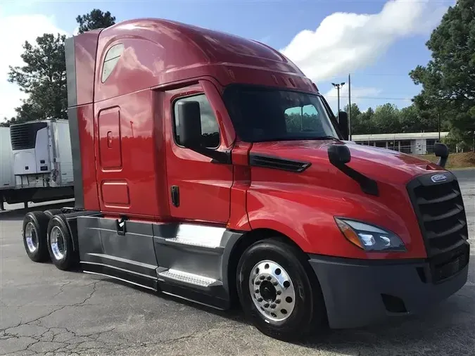 2021 FREIGHTLINER CA126