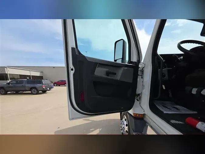 2021 FREIGHTLINER CA126
