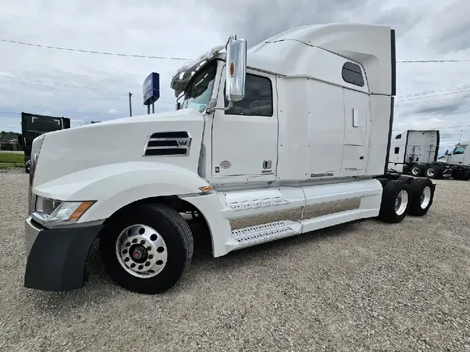 2022 WESTERN STAR 5700XE
