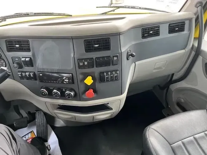 2021 Peterbilt 579