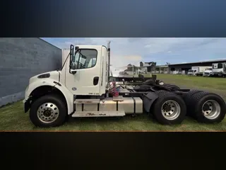 2017 FREIGHTLINER/MERCEDES M2 106