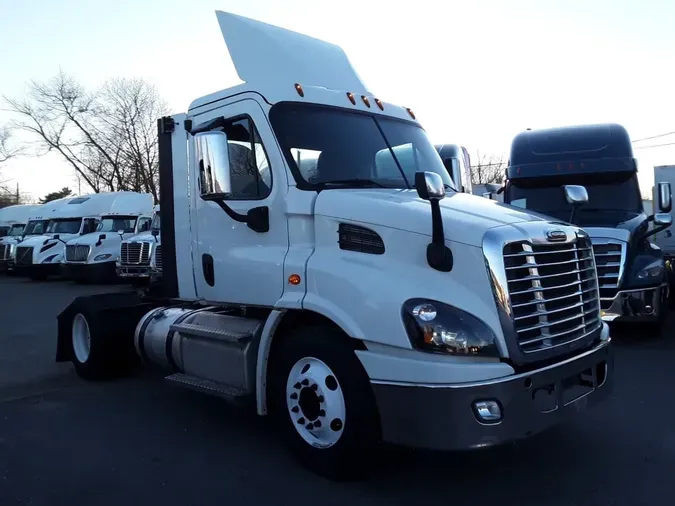 2020 FREIGHTLINER/MERCEDES CASCADIA 113