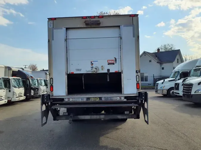2019 FREIGHTLINER/MERCEDES M2 106