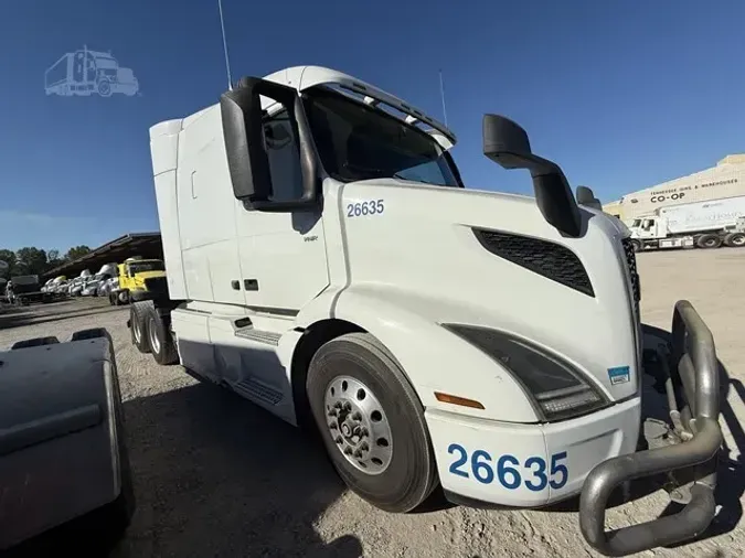 2018 VOLVO VNR64T640