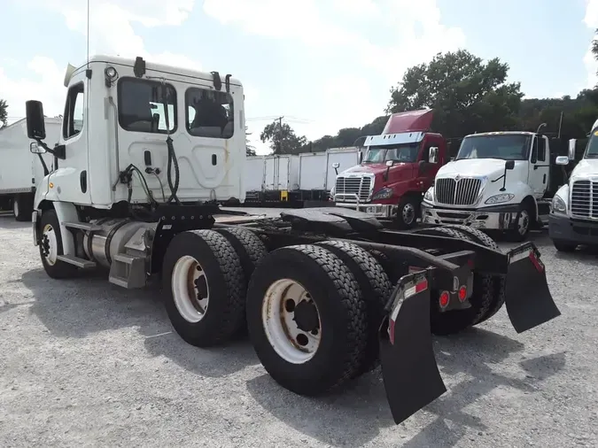 2019 FREIGHTLINER CASCADIA 113